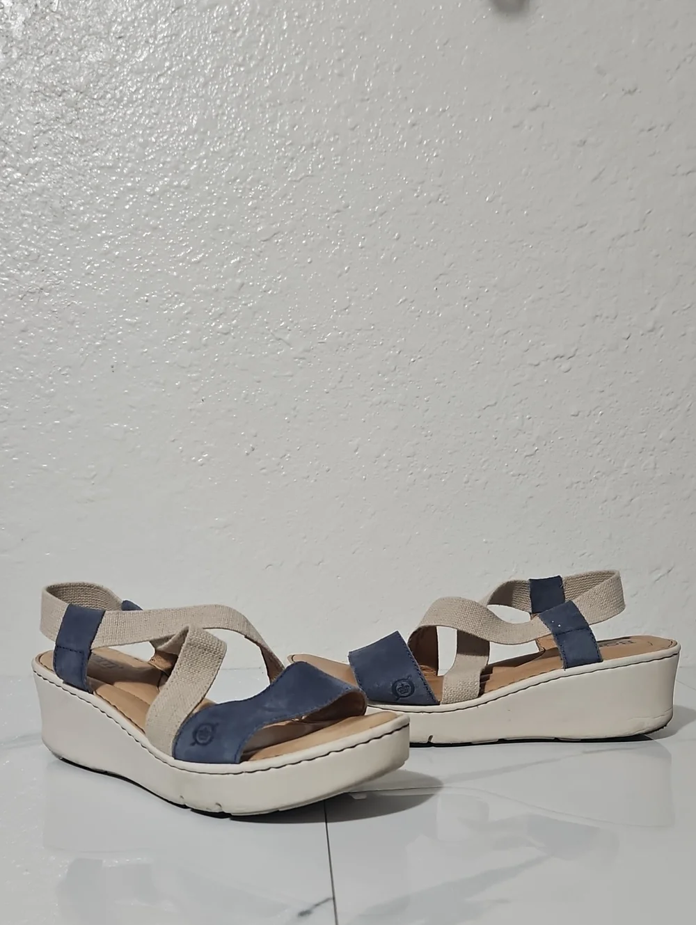 Born Kasady Mixed Media Platform Wedge Sandal - Picture 4 of 9